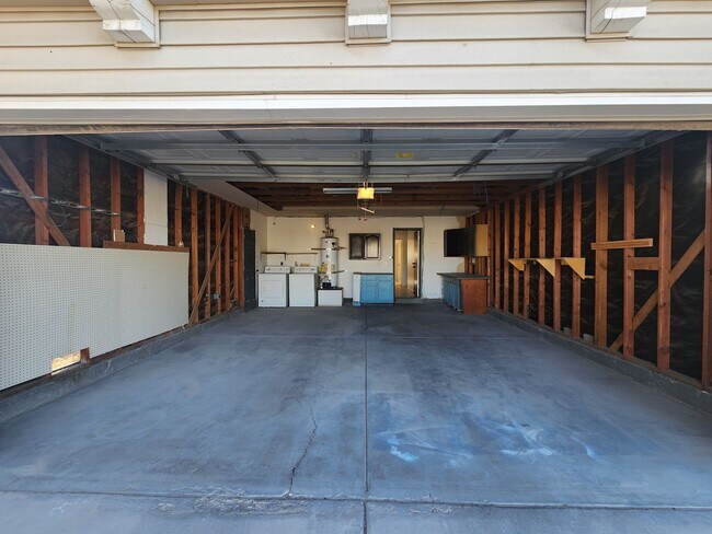 Building Photo - Affordable Single-Story Home