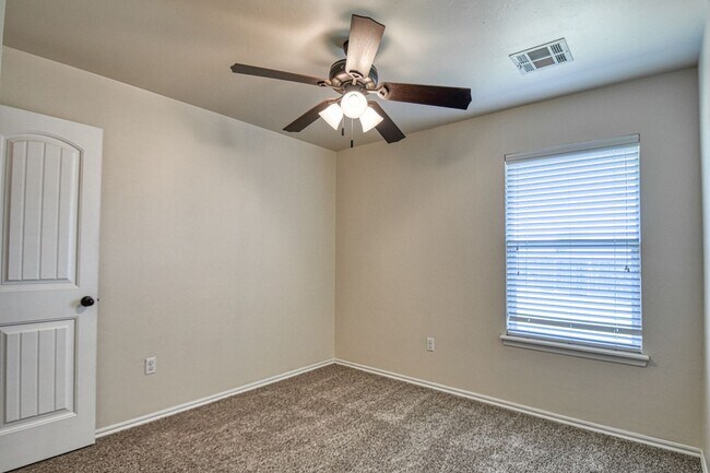Building Photo - 11141 SW 39th Ct