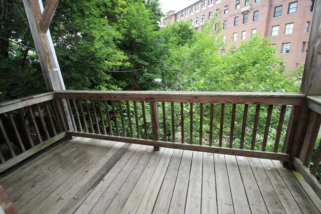 Building Photo - 2026/2027 JHU Off-campus 6bd/2ba house w/ ...