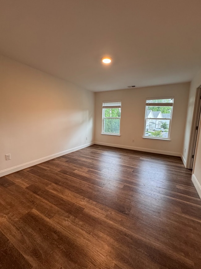 Building Photo - 4 BEDROOMS. 3 BATHS. TRAVELERS REST.