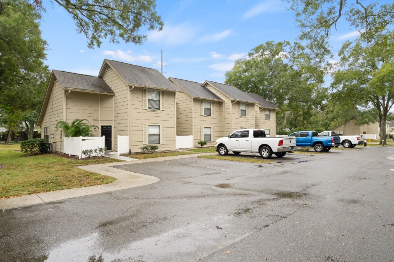 Building Photo - 2550 W Bird St