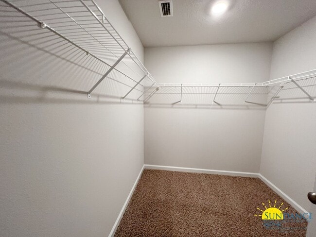 Building Photo - Stunning 4 Bedroom Home in Crestview!