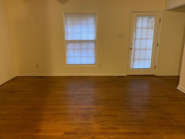 Building Photo - 562 Granite St