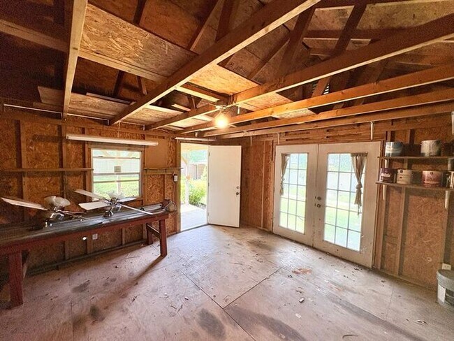 Building Photo - Available Now! Updated 3 Bed 2 Bath in Tyler!