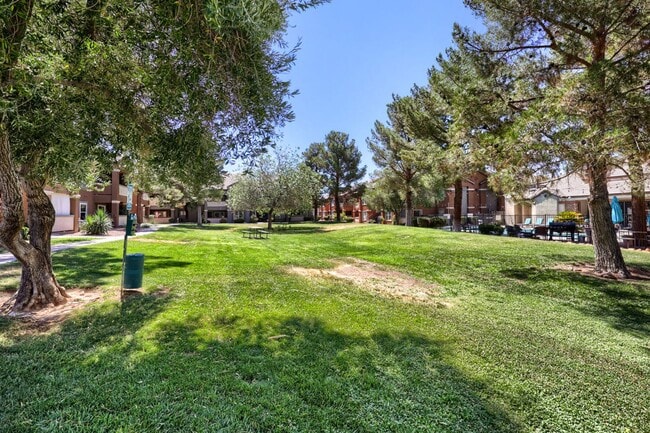Building Photo - 555 E Silverado Ranch Blvd