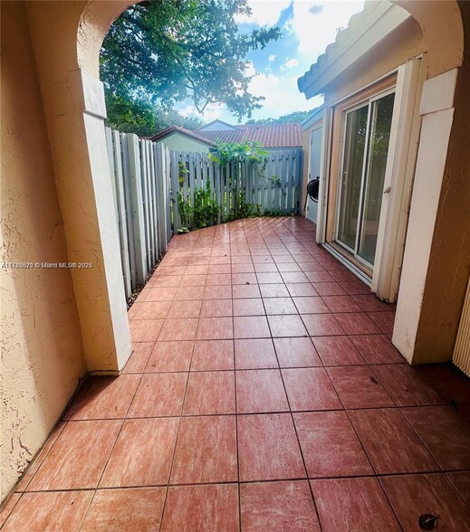 Building Photo - 1487 Springside Dr