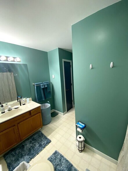 Building Photo - 5106 Quail Ln