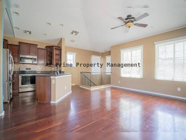 Building Photo - 5616 S 21st Pl