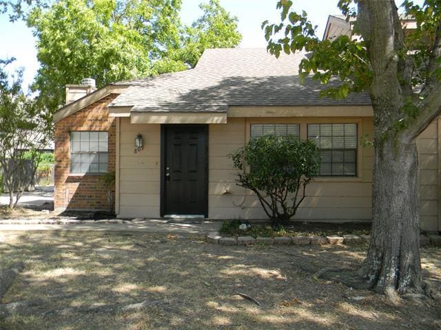 Building Photo - 809 Windcrest Dr