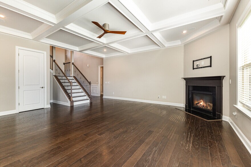 Building Photo - 6225 Majesty Ct