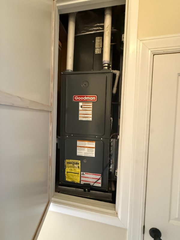 Building Photo - 2621 Cleinview Ave