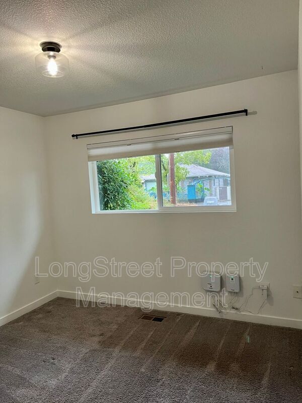 Building Photo - 7343 SE 84th Ave