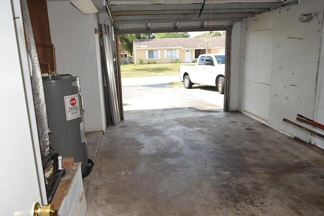 Building Photo - 1450 Creel Rd NE