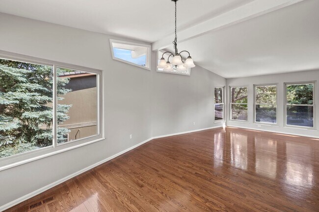 Building Photo - Great 4 Bedroom D20 Rockrimmon Home