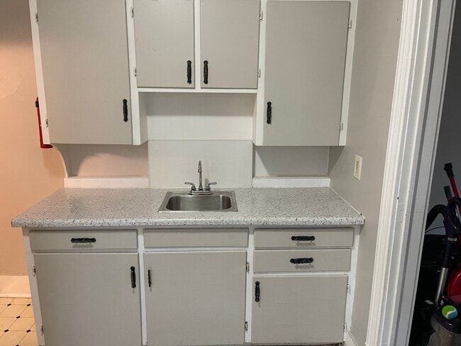 Building Photo - Clark 3 UNIT