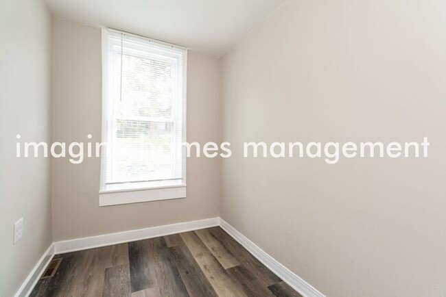 Building Photo - Lovely 3 Bedroom Home in Mt. Washington!