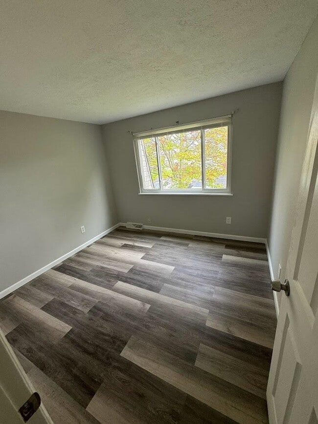 Building Photo - 5510 Beavercrest Dr