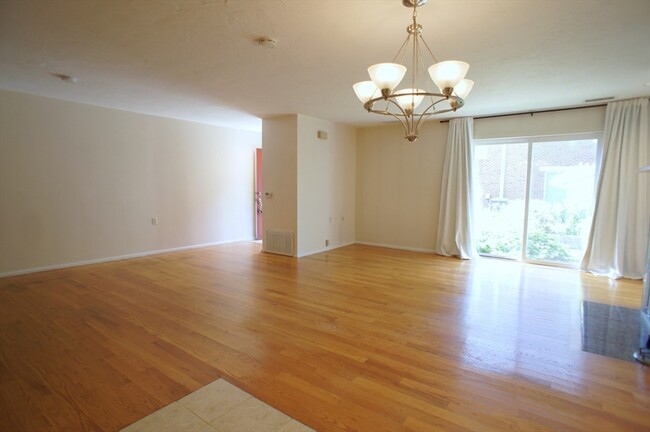 Building Photo - 152 Quincy Shore Dr