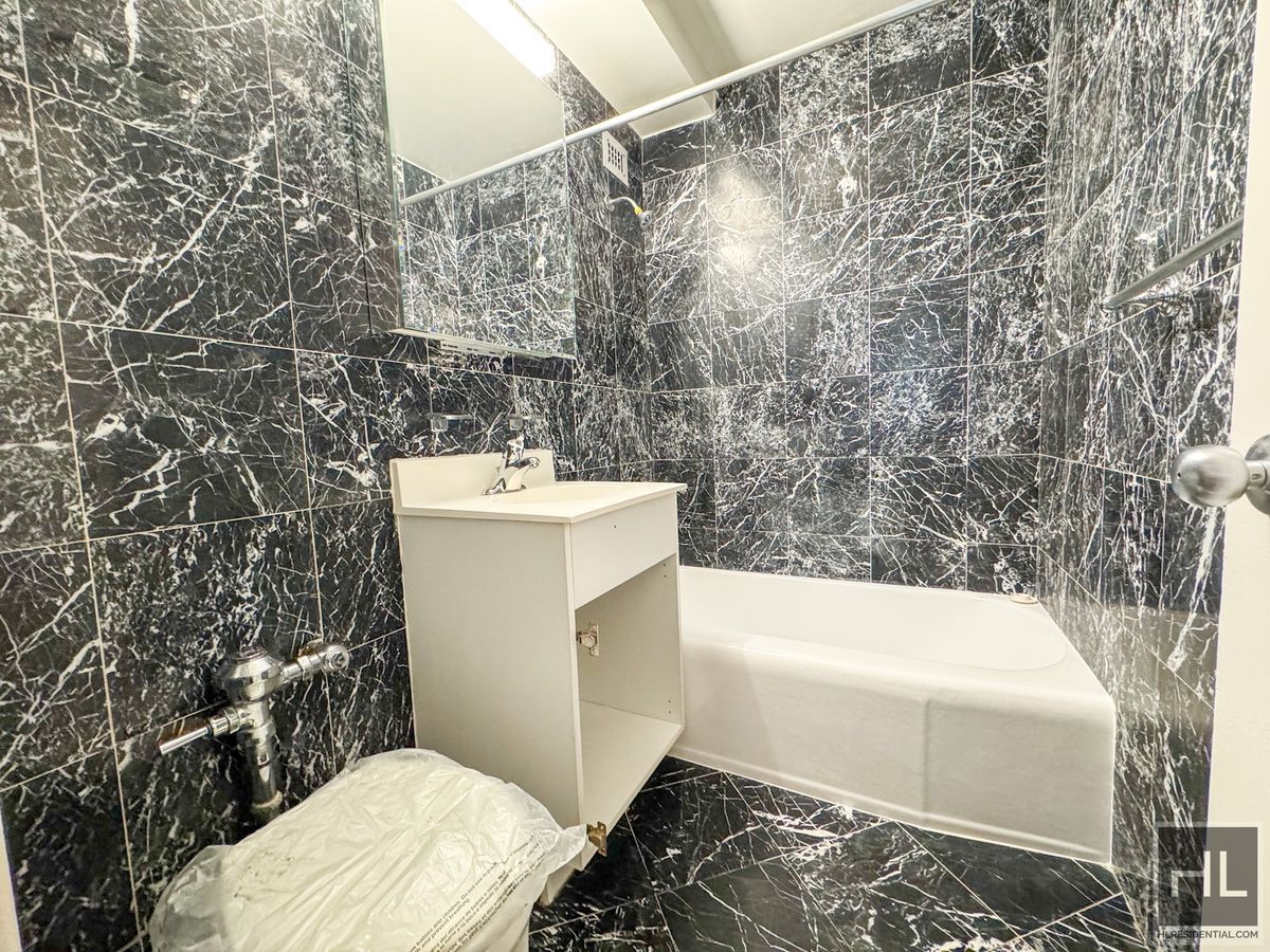 Building Photo - East 79th Street