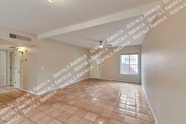 Building Photo - 277 E Root Way