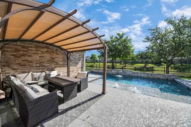 Building Photo - 30214 Vinebriar Dr