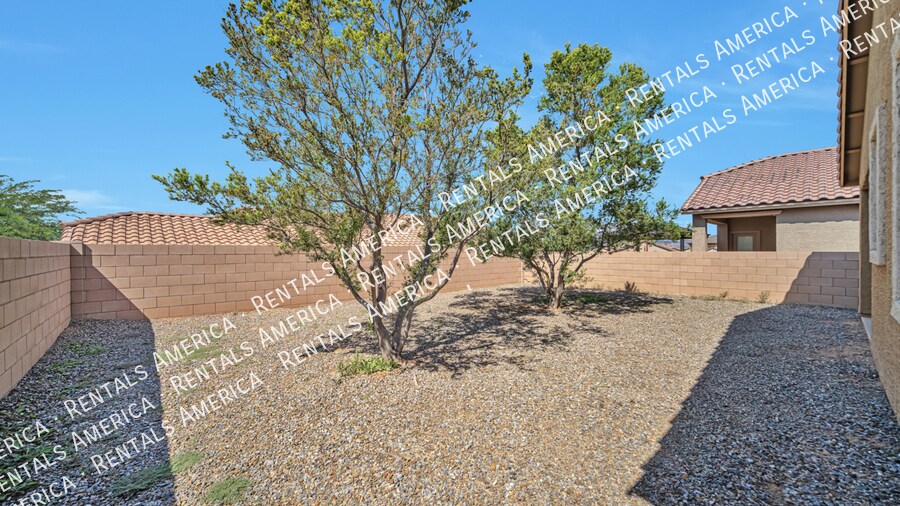 Building Photo - 6678 W Fishermans Dr