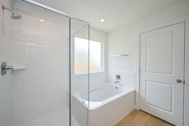 Building Photo - 1602 Mazzini Dr
