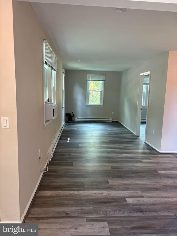 Building Photo - 147 S Main St