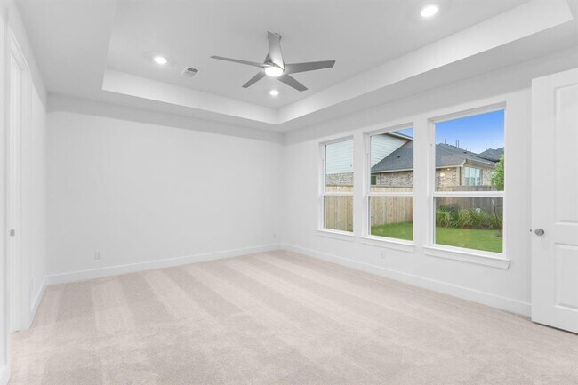 Building Photo - 26915 Longwood Ledge Ln
