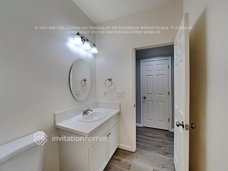 Building Photo - 9420 Red Spruce Way
