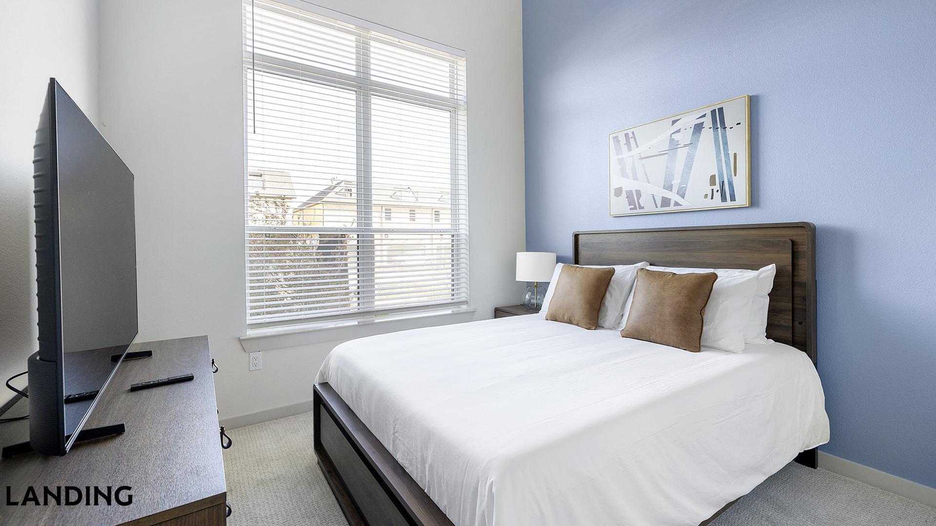 Building Photo - 1345 E 15th St