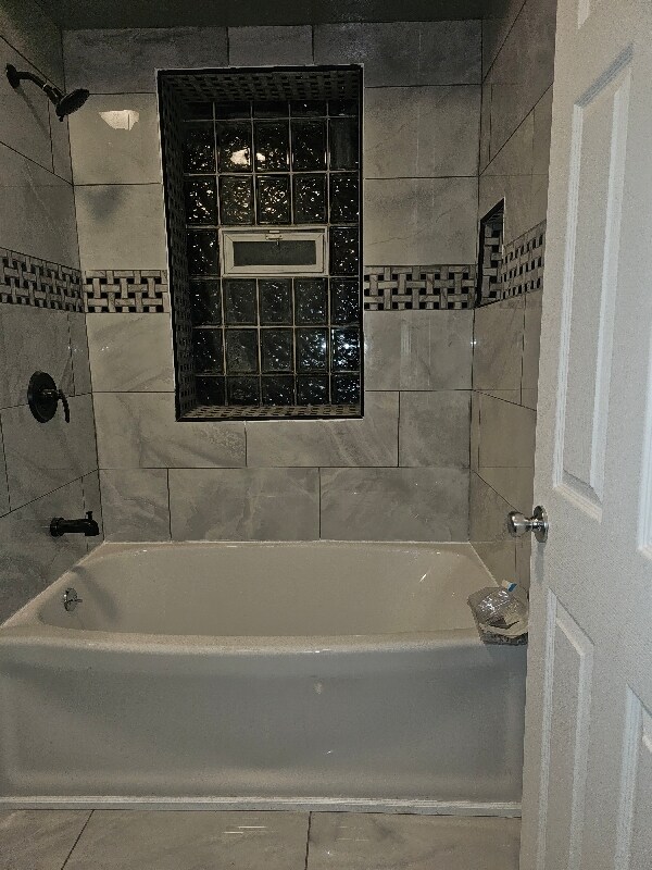 Building Photo - 1338 Van Buren St