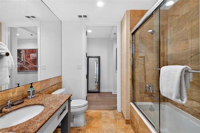 Building Photo - 1395 Brickell Ave