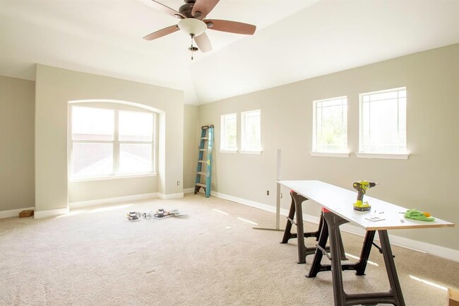 Building Photo - 350 McGarity