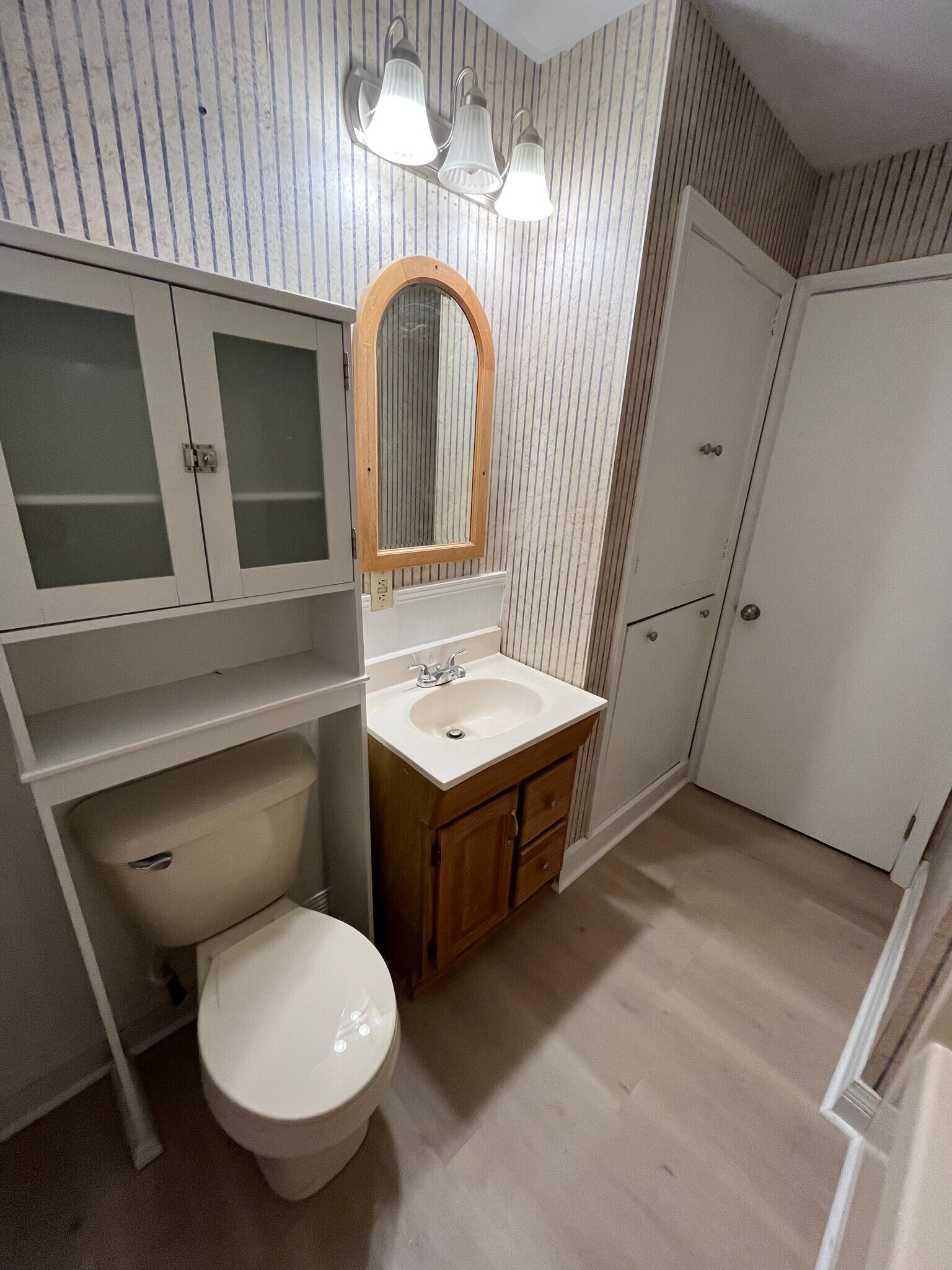 Bathroom - 13400 Oakwood Drive