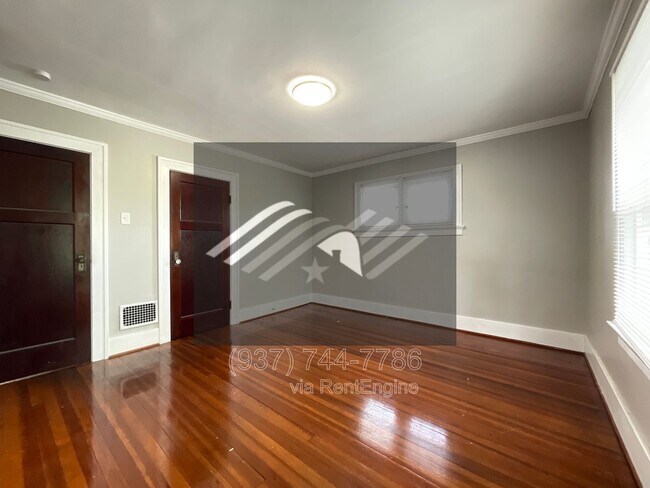 Building Photo - 2411 N Main St