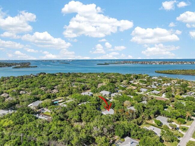 Building Photo - 5230 SE Seascape Way