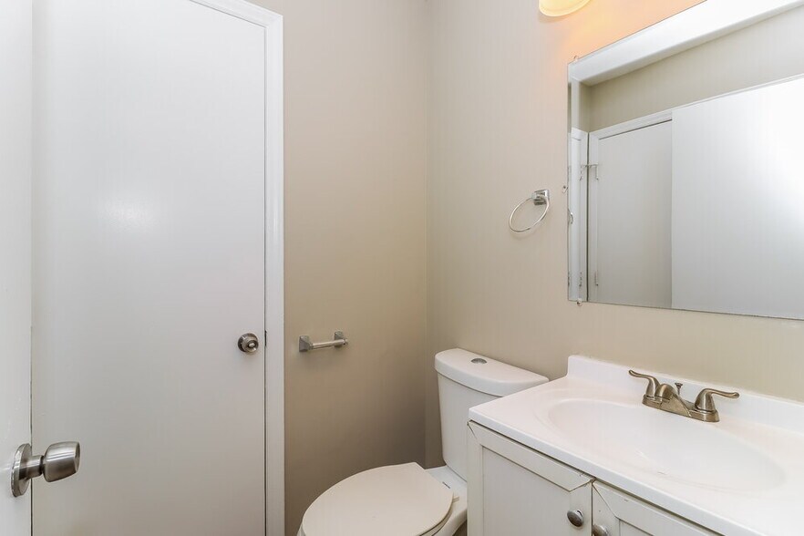 Building Photo - 617 Gentle Breeze Dr