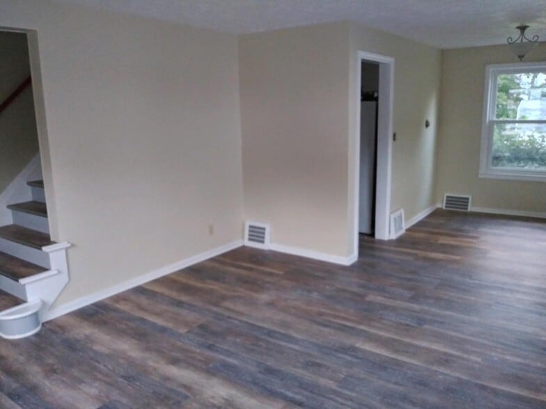 Building Photo - 1457 Sulzer Ave