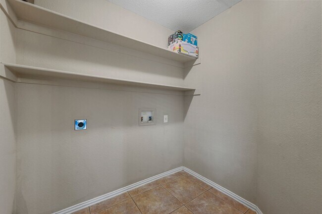 Building Photo - Stunning 3 bedroom 2 bath home in Frisco!