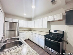 Building Photo - 10806 Lazy Oaks Dr