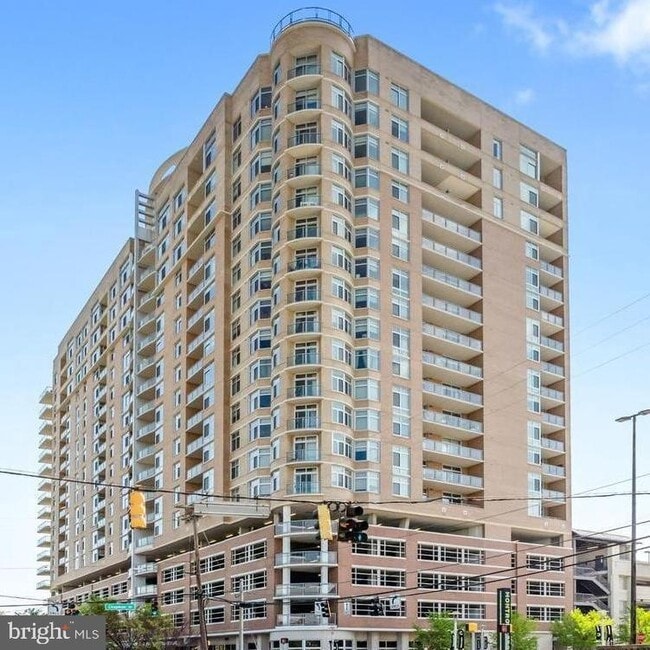 Building Photo - 5750 Bou Ave