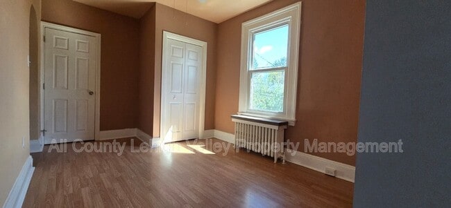 Building Photo - 118 E North St