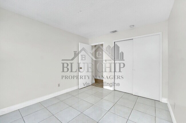 Building Photo - 5322 Jade St
