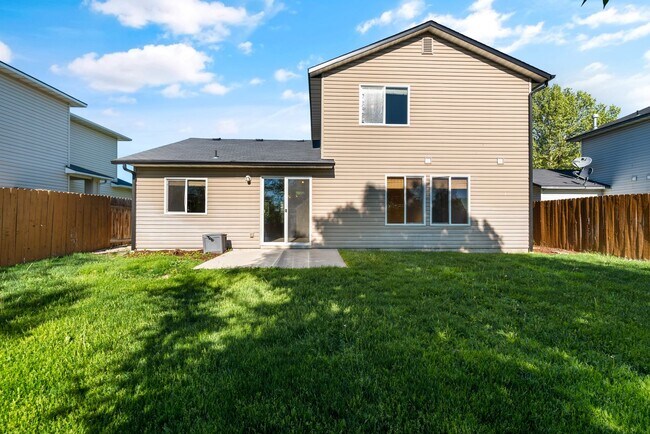 Building Photo - 3 Bedroom 2.5 Bathroom Home in Southwest B...