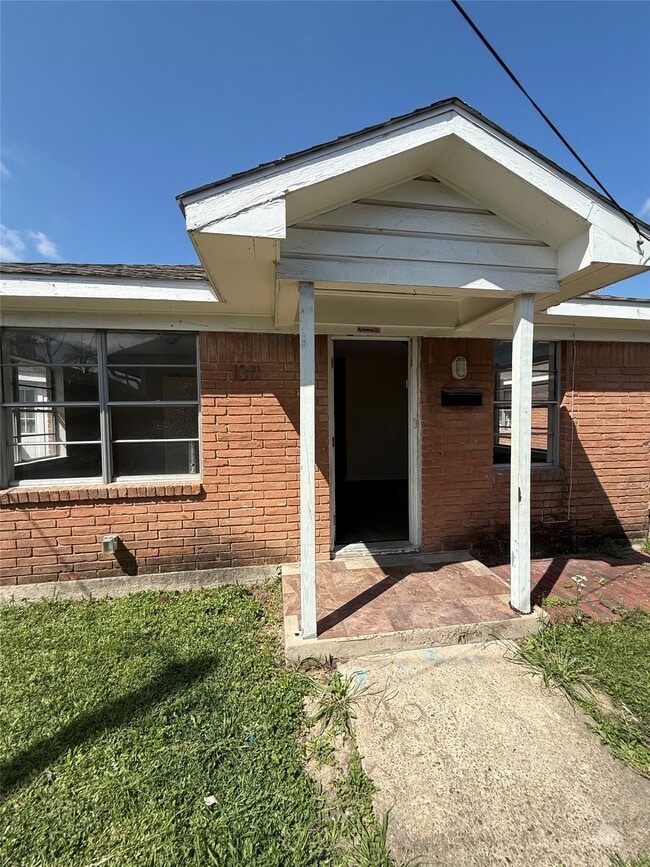 Building Photo - 1309 Malvern St