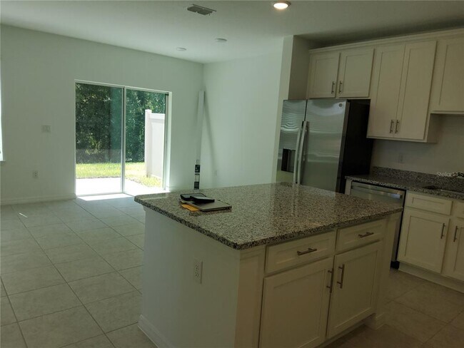 Building Photo - 1836 Fan Palm Dr
