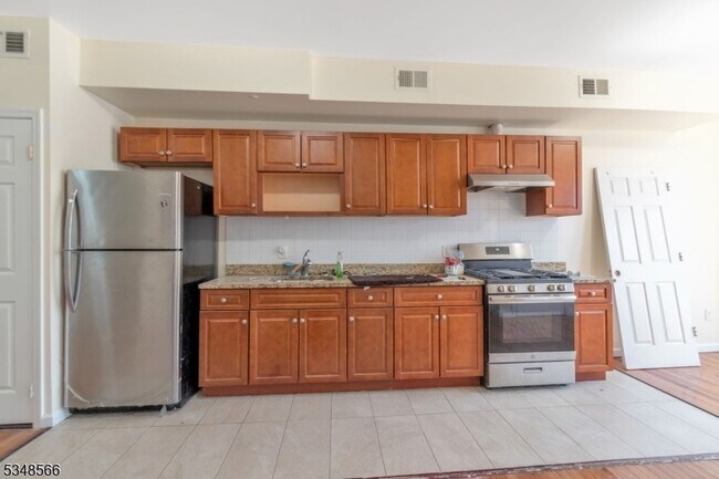 Building Photo - 383 Central Ave