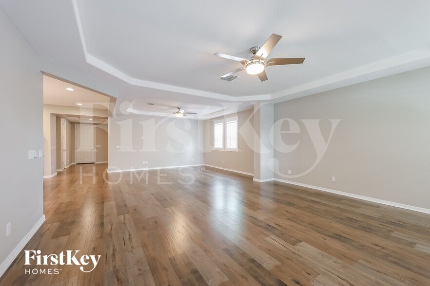 Building Photo - 4205 W Magdalena Ln