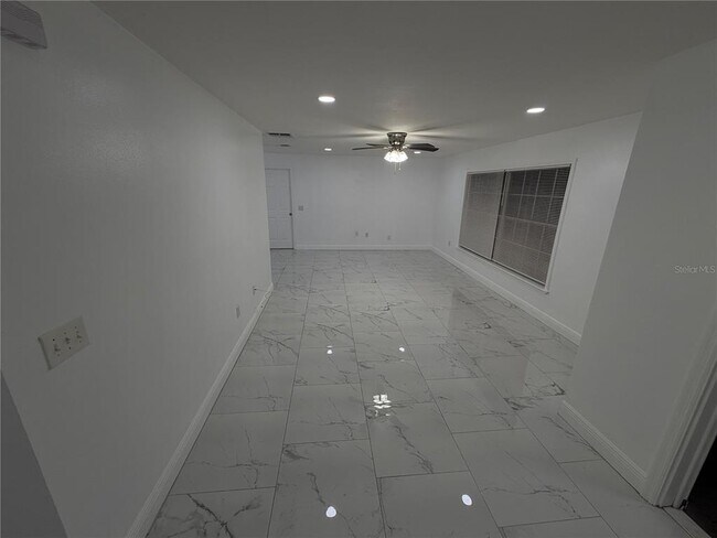 Building Photo - 7060 Scrub Oak Ln